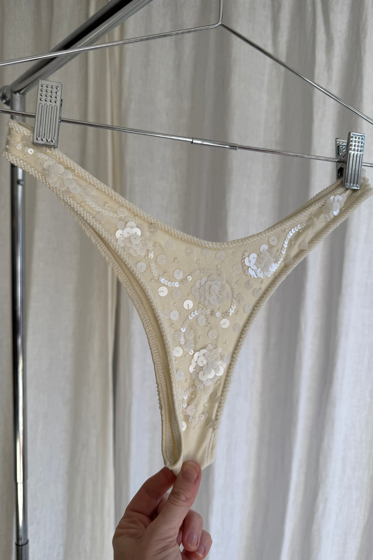 SAMPLE - WHITE CHEEKY BIKINI BOTTOM - SIZE S
