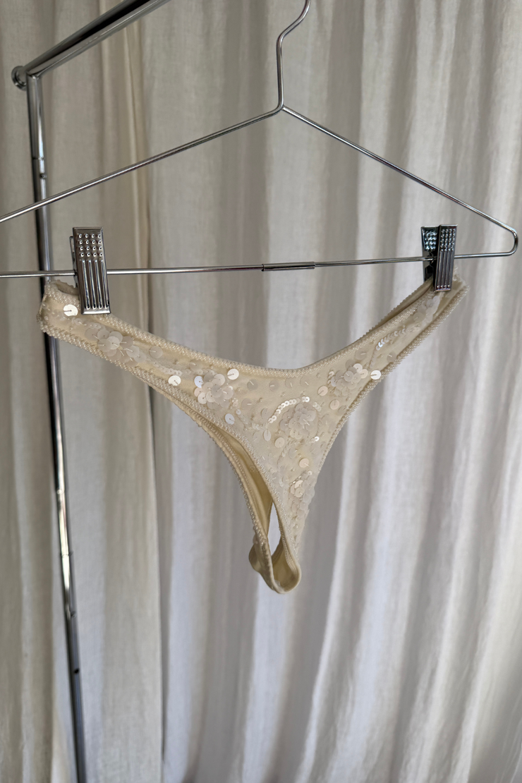 SAMPLE - WHITE CHEEKY BIKINI BOTTOM - SIZE S